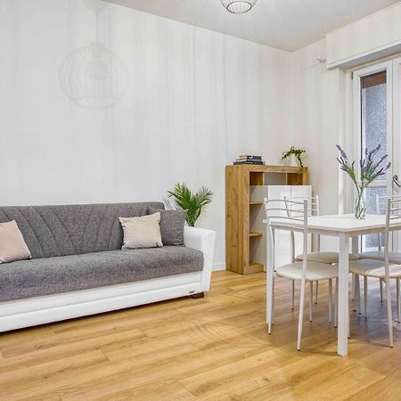 Apartamento Joivy Warm And Inviting Flat With Balcony Milán Exterior foto